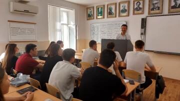 Олег Гирин провел открытый урок в Кубанском госуниверситете