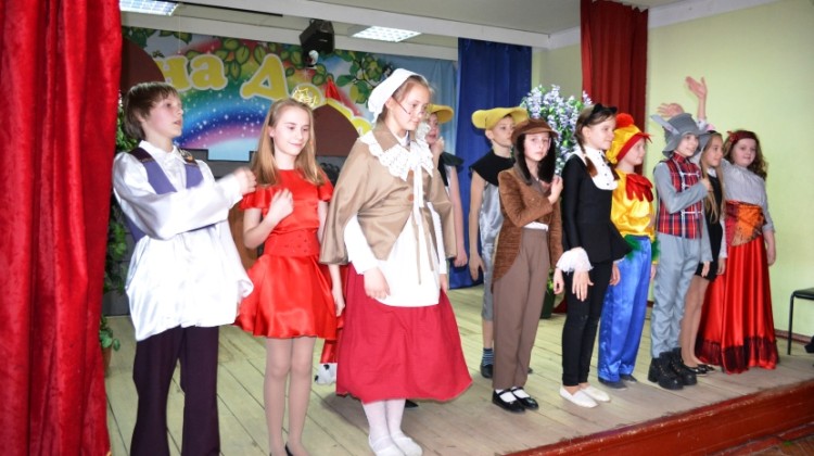 В станице Северской прошел фестиваль-конкурс детских любительских театральных коллективов образовательных организаций  «Белая ворона»