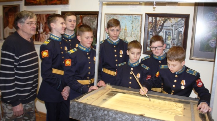 Кадеты Президентского кадетского училища посетили Краснодарский центр реабилитации искусством имени Николая Котлярова