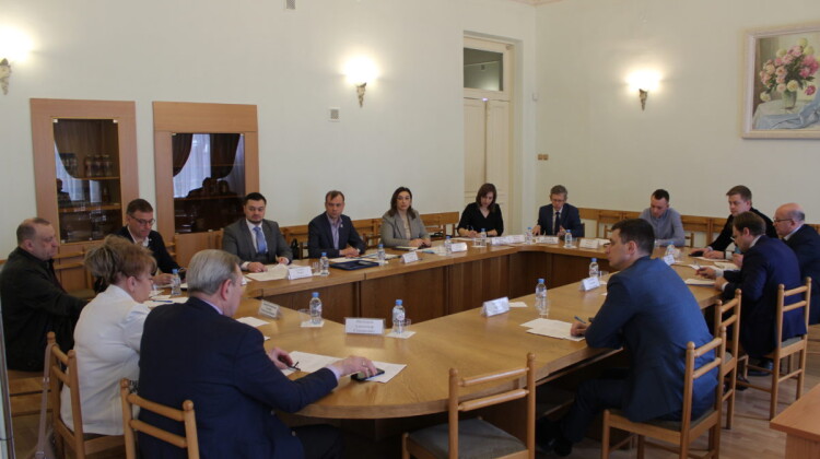 Меры поддержки малого и среднего бизнеса в условиях обсудили в Общественной палате Краснодара