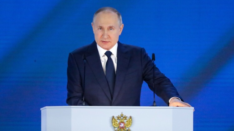 Путин назвал сильное, ответственное гражданское общество основой суверенитета страны