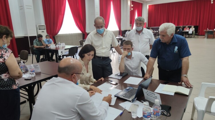 Члены Совета в составе мобильной приемной губернатора провели прием граждан в Мостовском районе