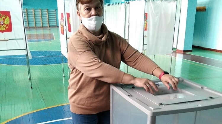 Член Совета Галина Сильман проголосовала на участке в Краснодаре