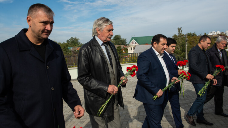 Член Совета Михаил Джурило принял участие в церемонии возложения цветов к мемориалу «Пашковская переправа»