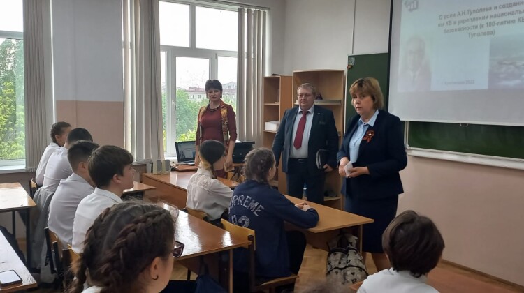 Артем Степанов выступил с лекцией перед студентами
