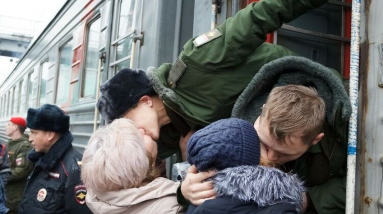 В военкомат города-героя пришли внуки тех, кто отстоял 80 лет назад Новороссийск