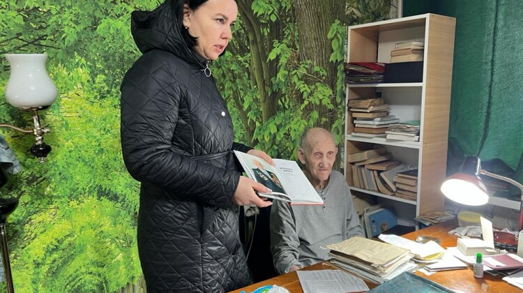 Татьяна Захарова встретилась с ветераном, освобождавшим Краснодар