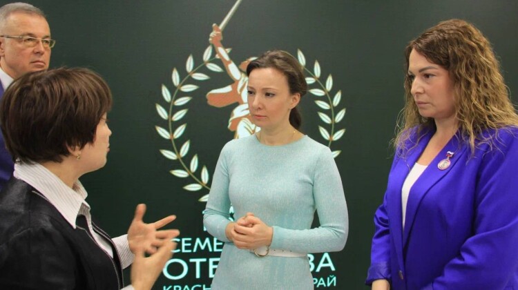 Вице-спикер Госдумы Анна Кузнецова встретилась  с Комитетом семей воинов Отечества в Краснодаре