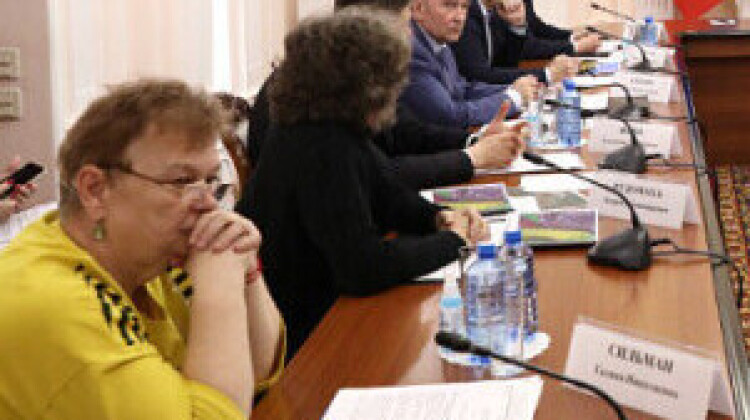 Член Совета Галина Сильман на встрече с губернатором края подняла злободневные вопросы природоохранного законодательства