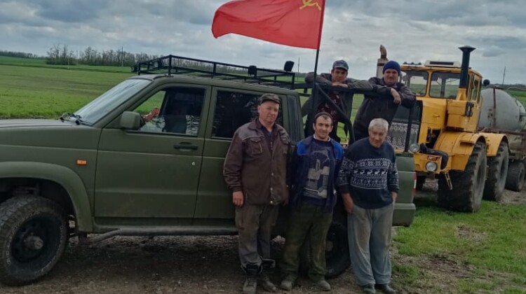 Сергей Коваленко доставил “УАЗ Пикап” для одного из воинских подразделений Луганской республики
