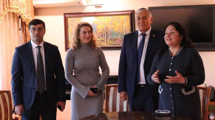 В преддверии Нового года член Совета Георгий Титов поздравил подопечных Геронтологического центра в Краснодаре